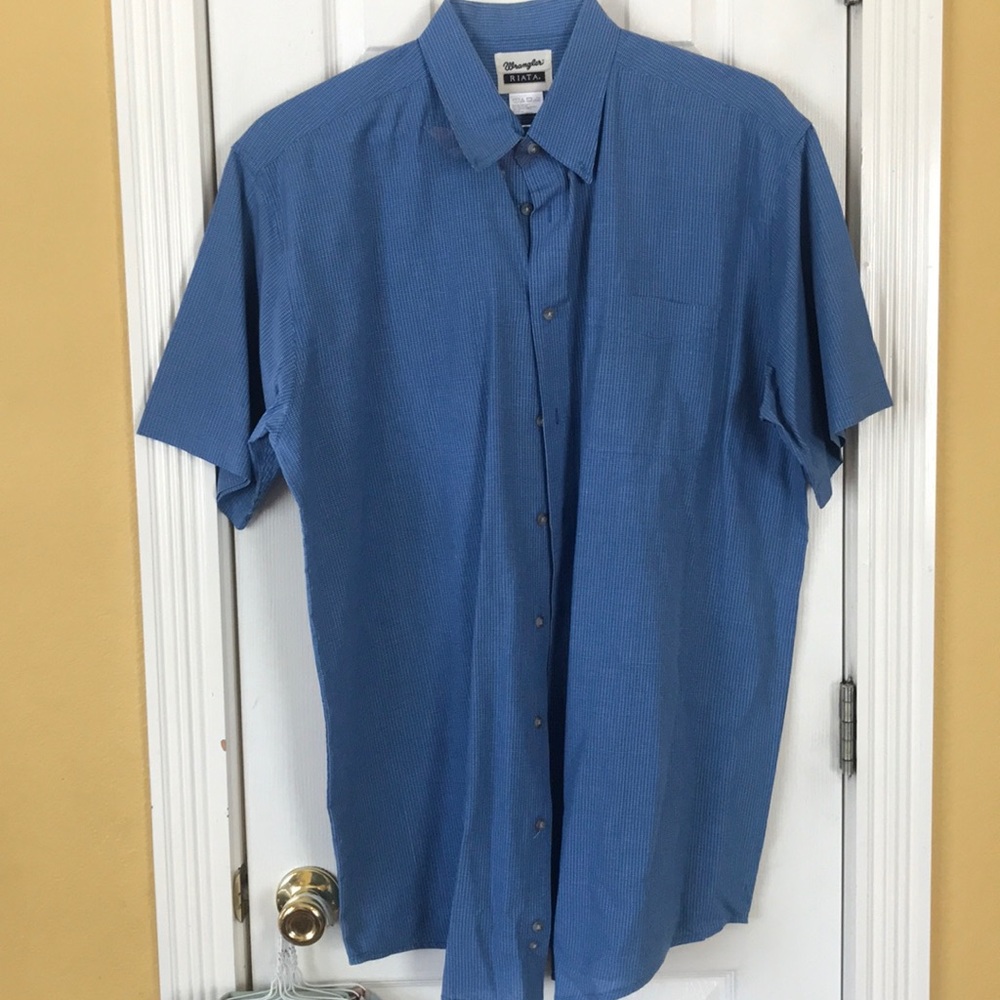 Men’s button down short sleeve shirt